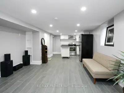37 Silvercrest Avenue Lower, Toronto, On M8w 2s3