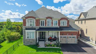 16 Layton Street, Brampton, On L6p 4h4