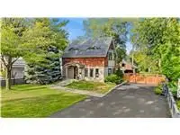 423 Smith Avenue, Burlington, On L7r 2t9