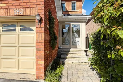 5853 Swordsman Drive, Mississauga, On L5m 6p4