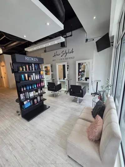 216 Oak Park Boulevard 106, Oakville, On L6h 7s8