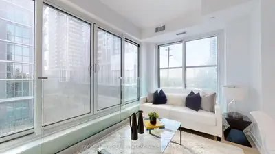 1195 The Queensway 213, Toronto, On M8z 0h1