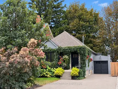 12 Brentwood Road S, Toronto, On M8z 3n2