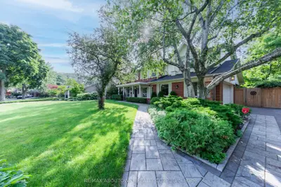 1290 Braeside Drive, Oakville, On L6j 2a4