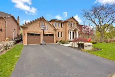 1398 Winterberry Drive, Burlington, On L7p 4t4