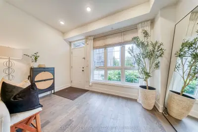 26 Ernest Avenue 20, Toronto, On M6p 0b8