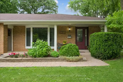 2033 Saxon Road, Oakville, On L6l 2v1