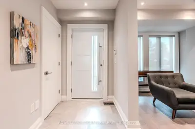 45 William Street Main, Toronto, On M9n 2g6