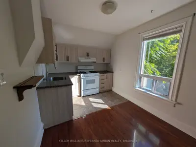 591 Jane Street Upper, Toronto, On M6s 4a3