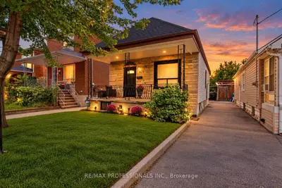 429 Gilbert Avenue, Toronto, On M6e 4x2