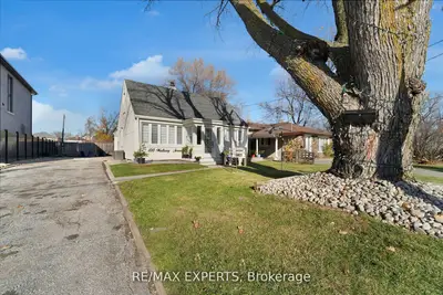 100 Wallasey Avenue, Toronto, On M9m 1e4