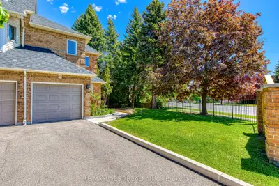 99 Bristol Road E 153, Mississauga, On L4z 3p4