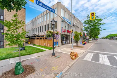 230 Lakeshore Road E Corner, Mississauga, On L5g 1g7