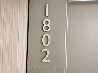 448 Burnhamthorpe Road W 1402, Mississauga, On L5b 0r4