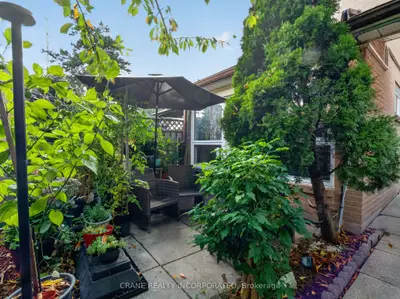 256 John Garland Boulevard 119, Toronto, On M9v 1n8