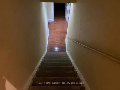 75 Donwoods(lower ) Court, Brampton, On L6p 1t7