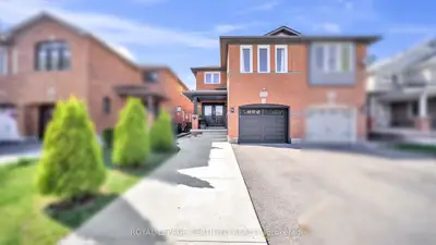 70 Vintage Gate, Brampton, On L6x 5c2