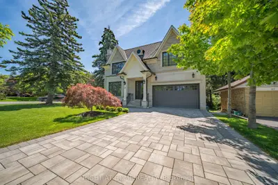 2 Finchley Road, Toronto, On M9a 2x3