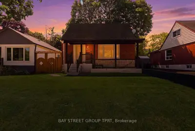 134 Clearbrooke Circle, Toronto, On M9w 2g1