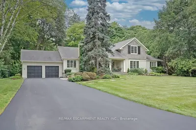 7 Colonial Crescent, Oakville, On L6j 4k8