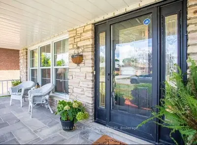 1040 Runningbrook Drive Main, Mississauga, On L4y 2t2
