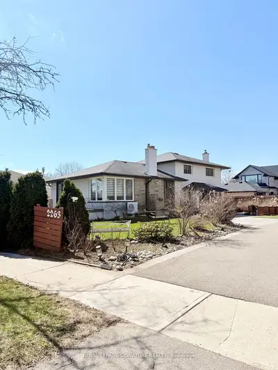 2263 Harcourt Crescent, Mississauga, On L4y 1w3