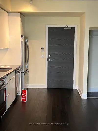 33 Shore Breeze Drive 3205, Toronto, On M8v 1a1