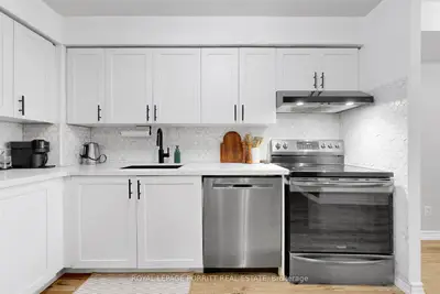 3888 Duke Of York Boulevard 927, Mississauga, On L5a 4p5