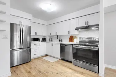 3888 Duke Of York Boulevard 927, Mississauga, On L5a 4p5
