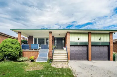 1554 Goldmar Drive, Mississauga, On L4x 1n5