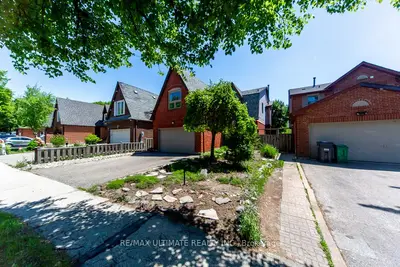 3 Aron Drive, Brampton, On L6y 2s3