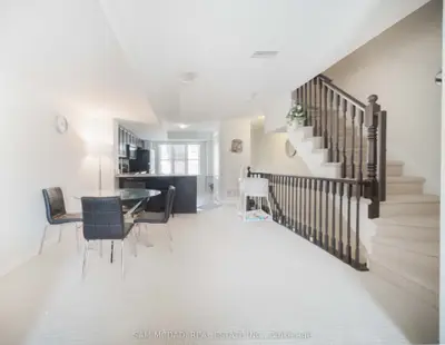 1380 Costigan Road 103, Milton, On L9t 8l2