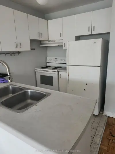 850 Ossington Avenue, Toronto, On M6g 3v1