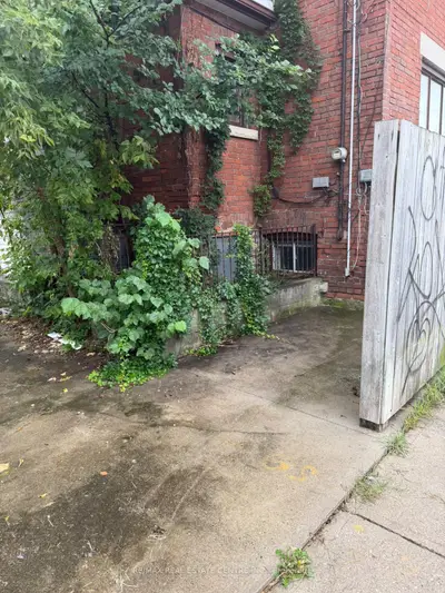 221 Westmoreland Avenue, Toronto, On M6h 3a1