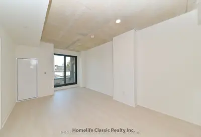 1 Vine Avenue 312, Toronto, On M6p 0c8