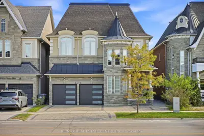 3290 Erin Centre Boulevard, Mississauga, On L5m 0k9