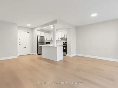 140 Elm Ridge Drive 813, Toronto, On M6b 1b1