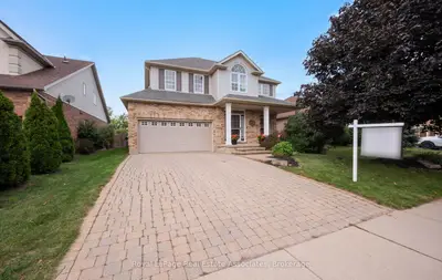 17 Nelles Street, Halton Hills, On L7j 2y7