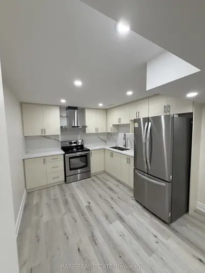 6 Country Ridge Court Lower, Brampton, On L6p 3s2