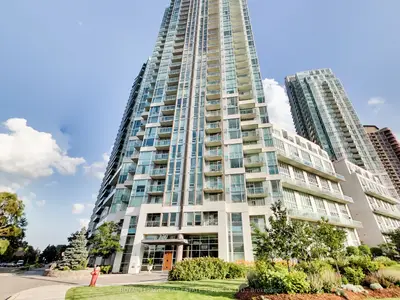 220 Burnhamthorpe Road W 505, Mississauga, On L5b 4n4