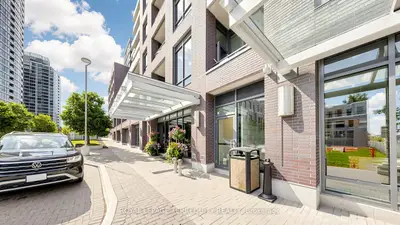 30 Gibbs Road 1410, Toronto, On M9b 0e4