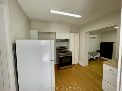 2257 Dundas Street W 3, Toronto, On M6r 1x6