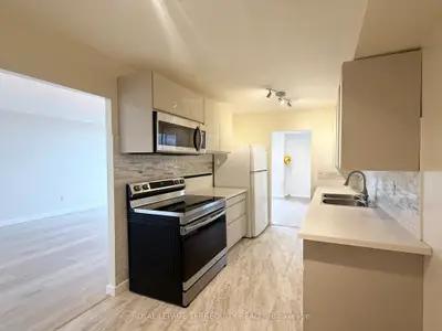 420 Mill Road 1901, Toronto, On M9c 1z1