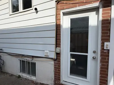 323 Montego Rd. Road Lower Level, Mississauga, On L5b 1c6