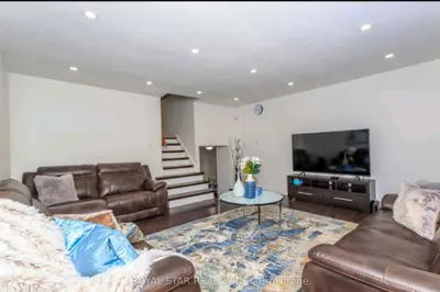 19 Ashurst Crescent N Upper, Brampton, On L6v 3n6