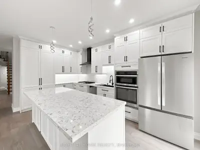 1530 Portsmouth Place, Mississauga, On L5m 7w1