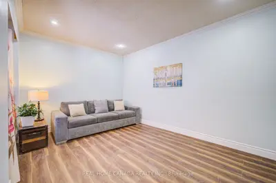 21 Hallen Road, Brampton, On L6y 2v5