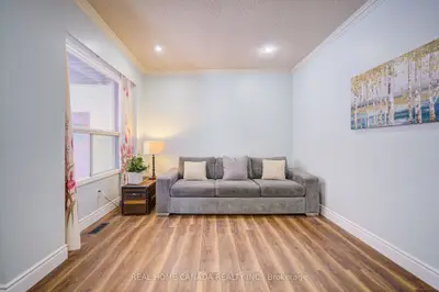 21 Hallen Road, Brampton, On L6y 2v5