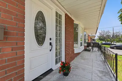 53 Grampian Crescent, Toronto, On M9l 2l2