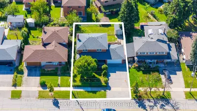182 Derrydown Road, Toronto, On M3j 1r8